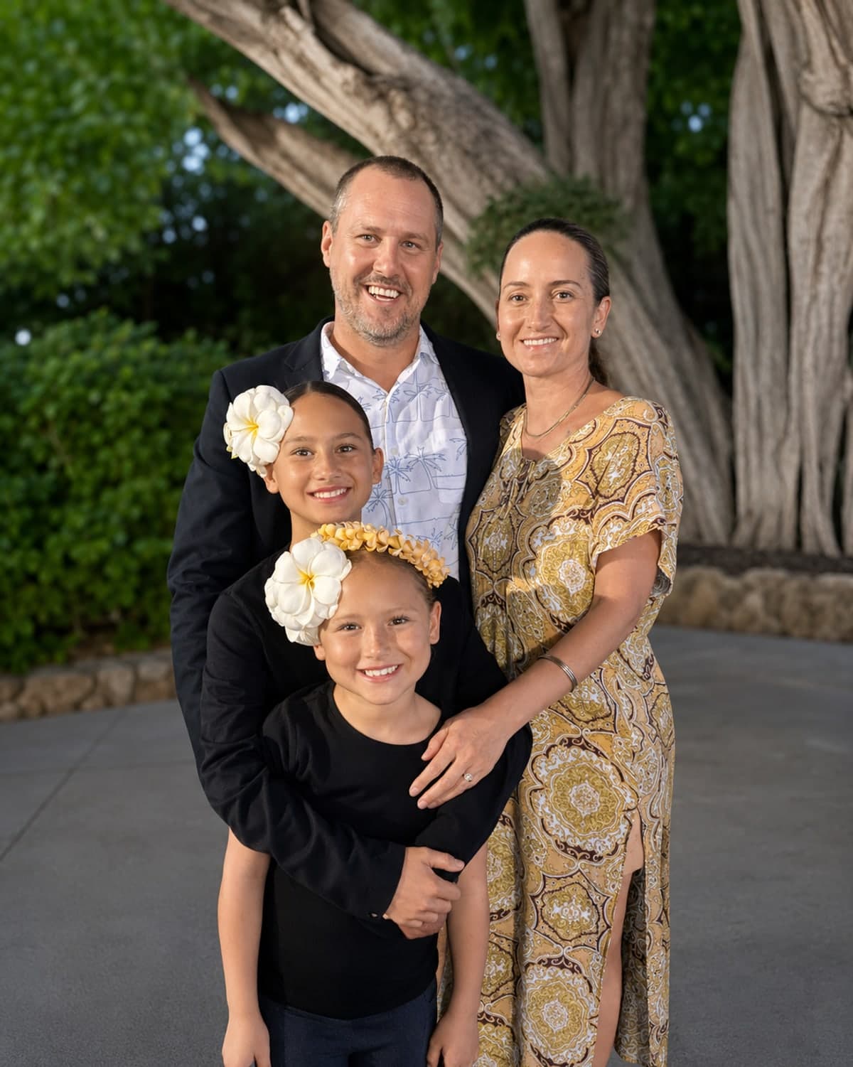 John Warring with his family on Molokaʻi